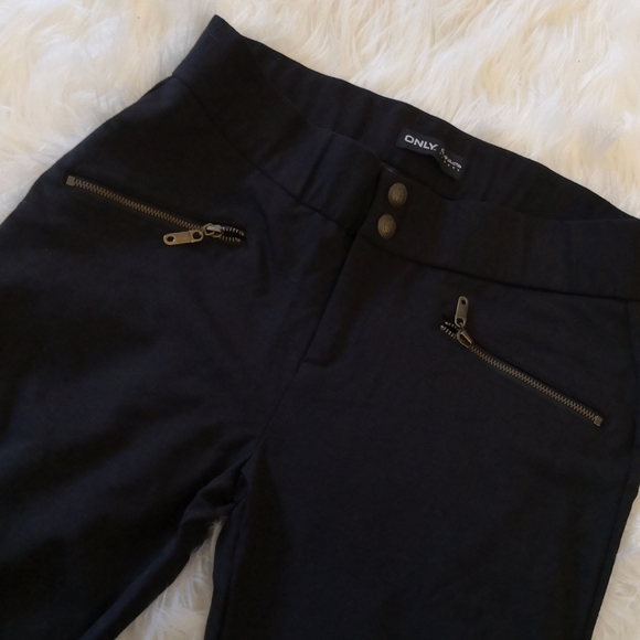 Stretchy pant - Picture 2 of 3